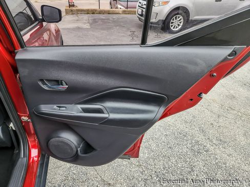 Used 2020 Nissan Kicks SR w/ SR Premium Package FWD image 26