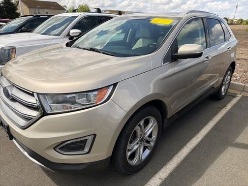 Used 2018 Ford Edge Titanium w/ Technology Package AWD/4WD image 11