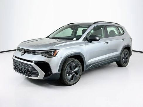 Used 2025 Volkswagen Taos S FWD image 3