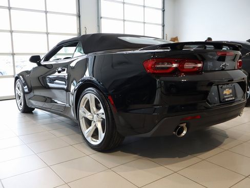 Used 2023 Chevrolet Camaro LT w/ Technology Package image 2