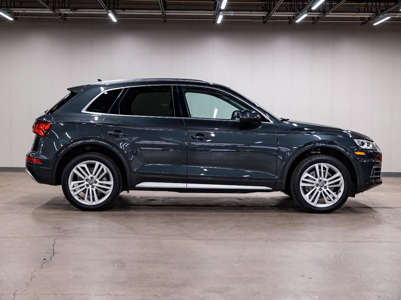 Used 2018 Audi Q5 2.0T Premium Plus w/ Premium Plus Package AWD/4WD image 6