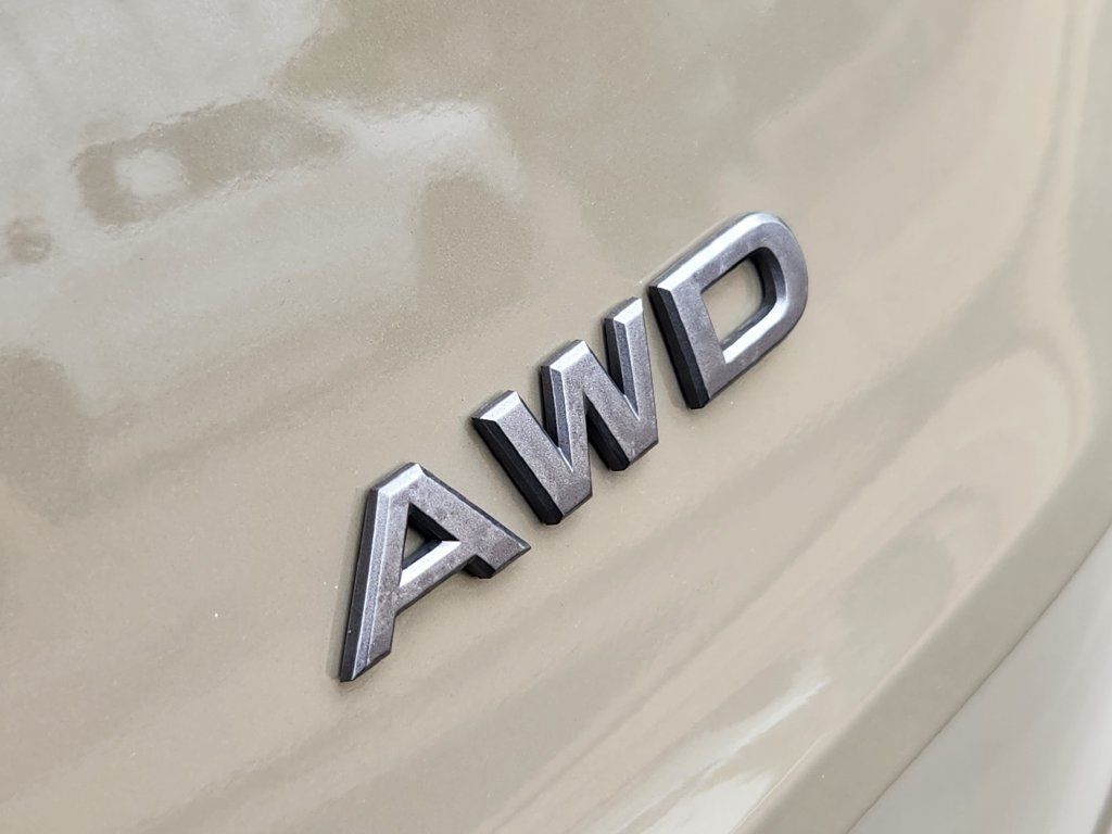Used 2025 Nissan Rogue SV AWD/4WD image 31