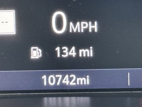 Used 2022 GMC Canyon Denali image 31