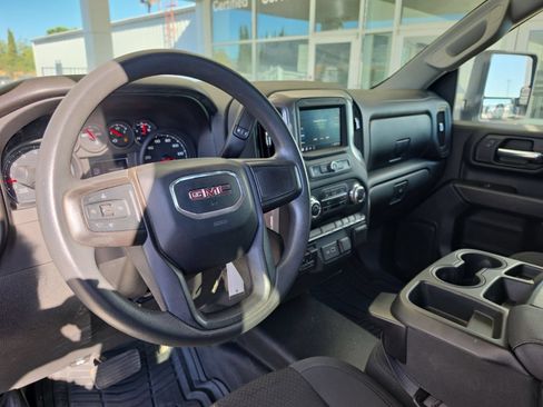 Used 2022 GMC Sierra 2500 Pro w/ Convenience Package RWD image 6