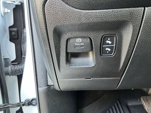 Used 2022 RAM 1500 Laramie AWD/4WD image 22