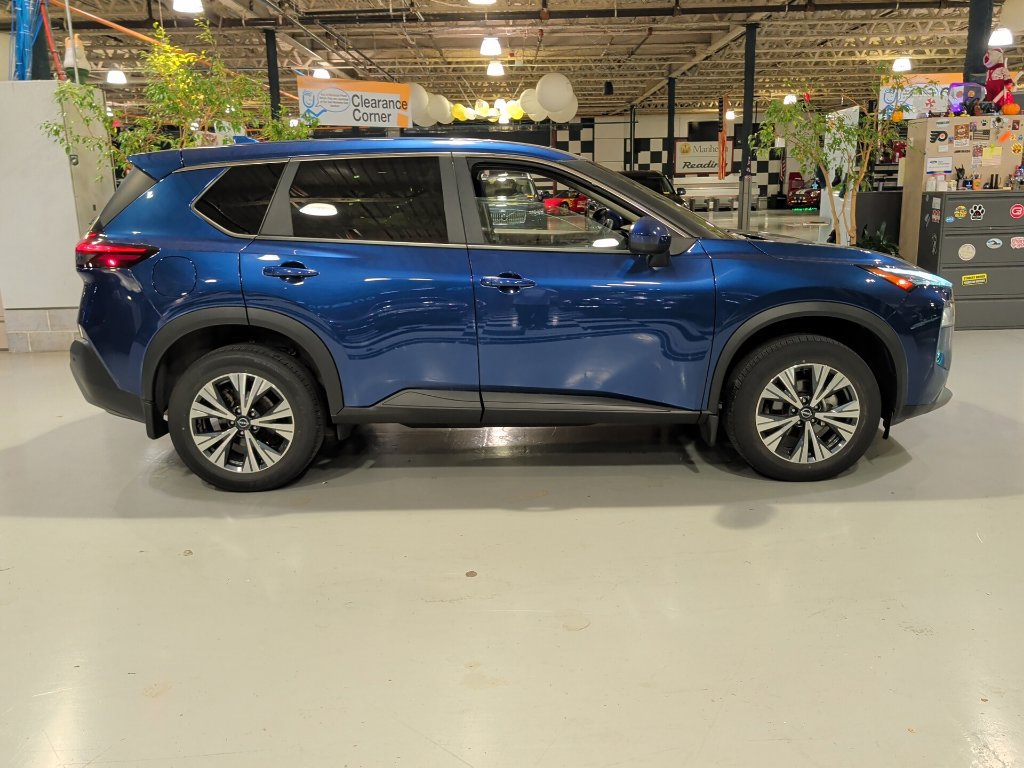 Used 2023 Nissan Rogue SV AWD/4WD image 10