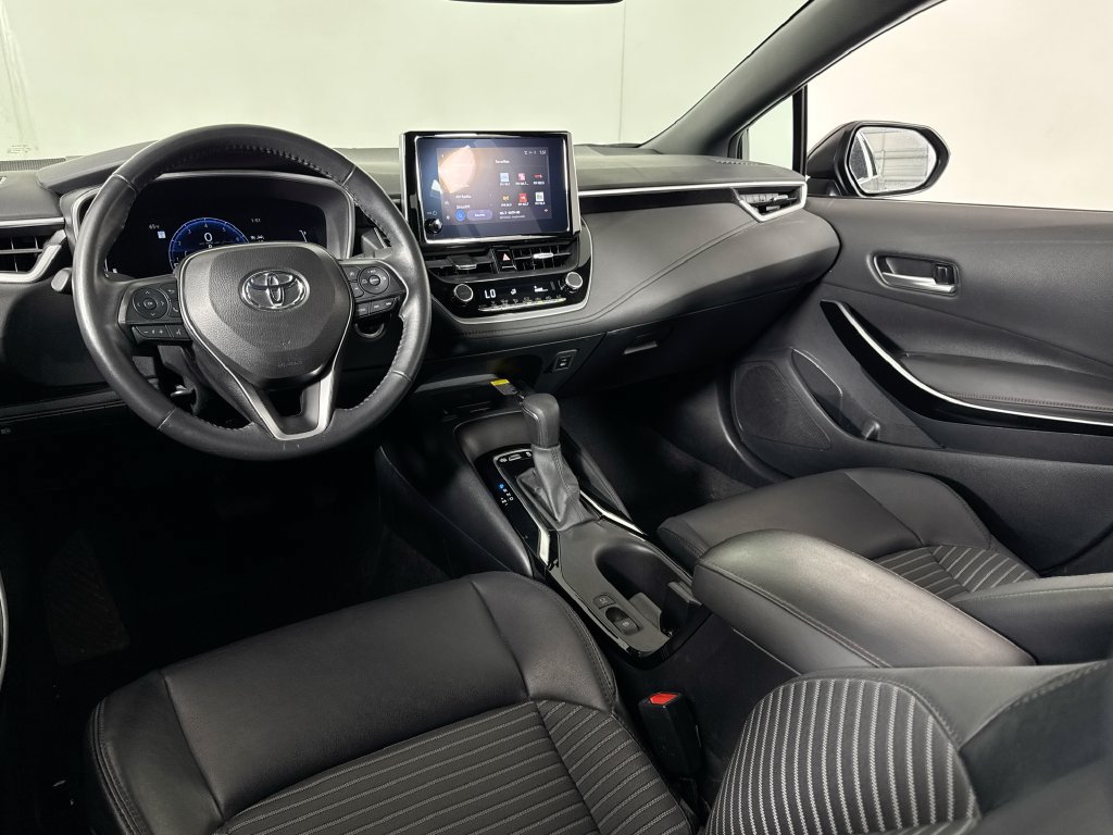 Used 2024 Toyota Corolla XSE FWD image 27