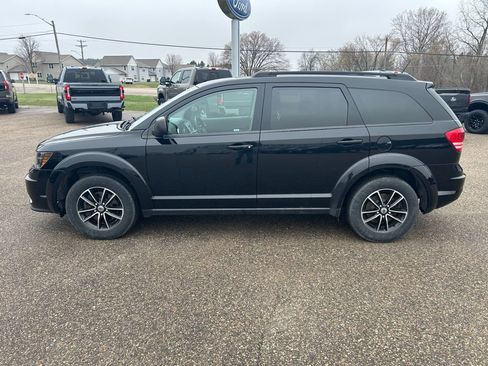 Used 2018 Dodge Journey SE w/ Blacktop Package FWD image 4
