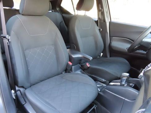 Used 2020 Nissan Kicks S image 33