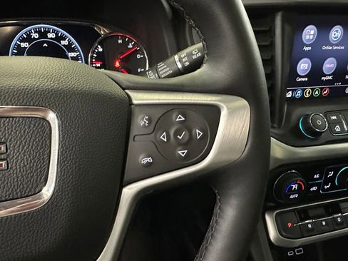 Certified 2023 GMC Acadia SLT w/ Technology Package image 10