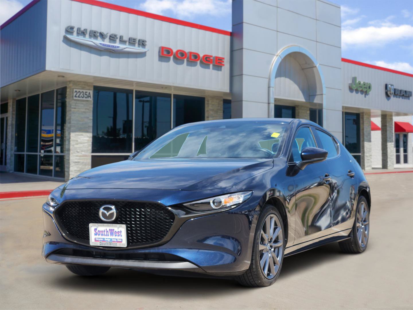 Used 2023 MAZDA MAZDA3 s FWD image 2