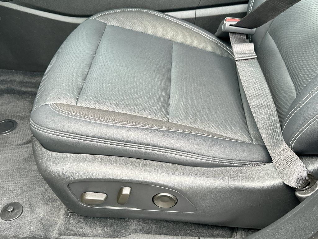 Used 2024 Chevrolet Blazer EV LT AWD/4WD image 9