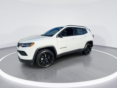 New 2026 Jeep Compass Latitude image 4