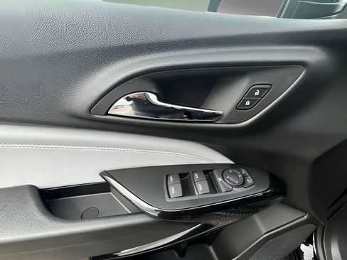 New 2025 Chevrolet Trax LT w/ LT Convenience Package image 22