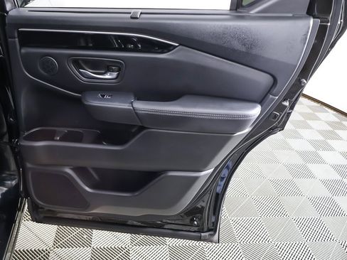 Used 2023 Honda Pilot Touring image 28