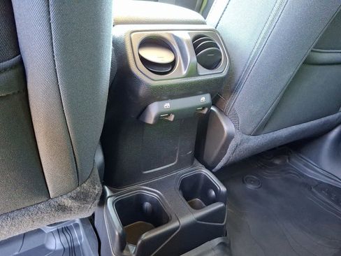 Used 2020 Jeep Wrangler Unlimited Sport image 12