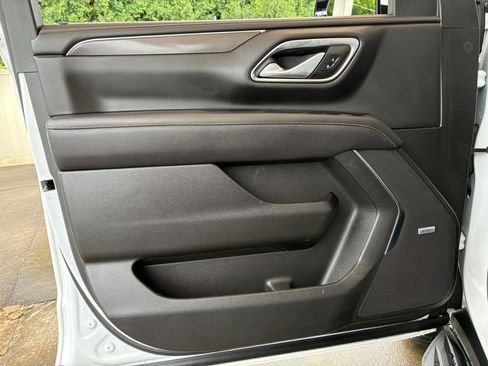 Used 2021 GMC Yukon AT4 w/ Rear Media and Nav Package AWD/4WD image 8