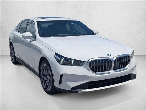 New 2027 BMW 530i w/ Convenience Package RWD image 6