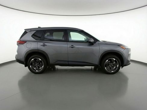 Used 2025 Nissan Rogue SV image 11