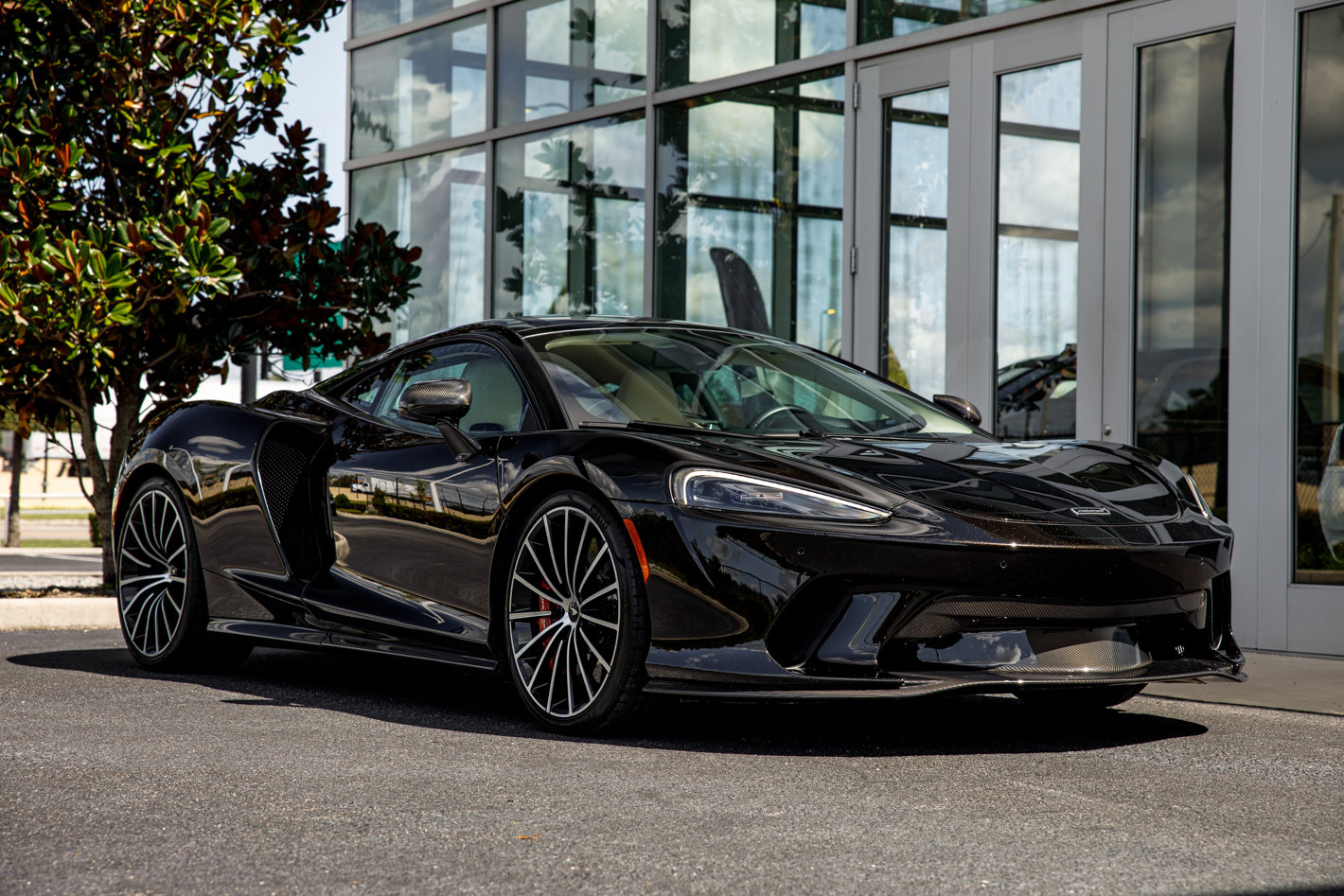 Used 2021 McLaren GT RWD image 23
