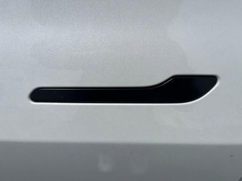 Used 2022 Tesla Model 3 Long Range AWD/4WD image 16