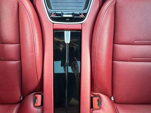 Used 2018 Porsche Panamera 4S image 49