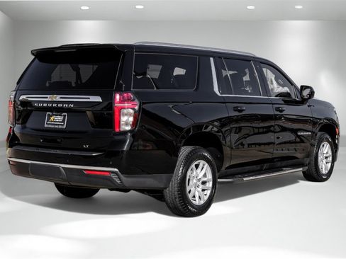 Used 2022 Chevrolet Suburban LT image 6