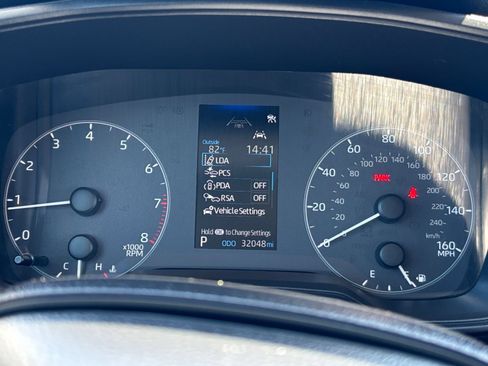 Used 2025 Toyota Corolla LE FWD image 40