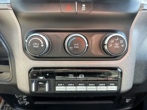 Used 2021 RAM 3500 Tradesman w/ Chrome Appearance Group image 16