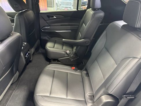 Used 2026 Chevrolet Traverse LT FWD image 17