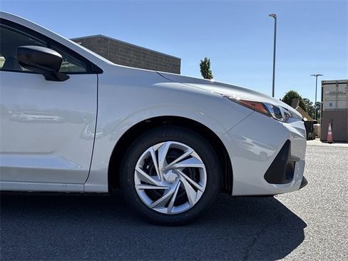 New 2025 Subaru Impreza 2.0i image 9