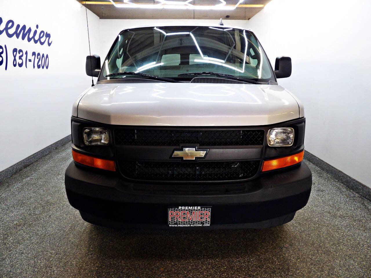 Used 2017 Chevrolet Express 2500 LS RWD image 2