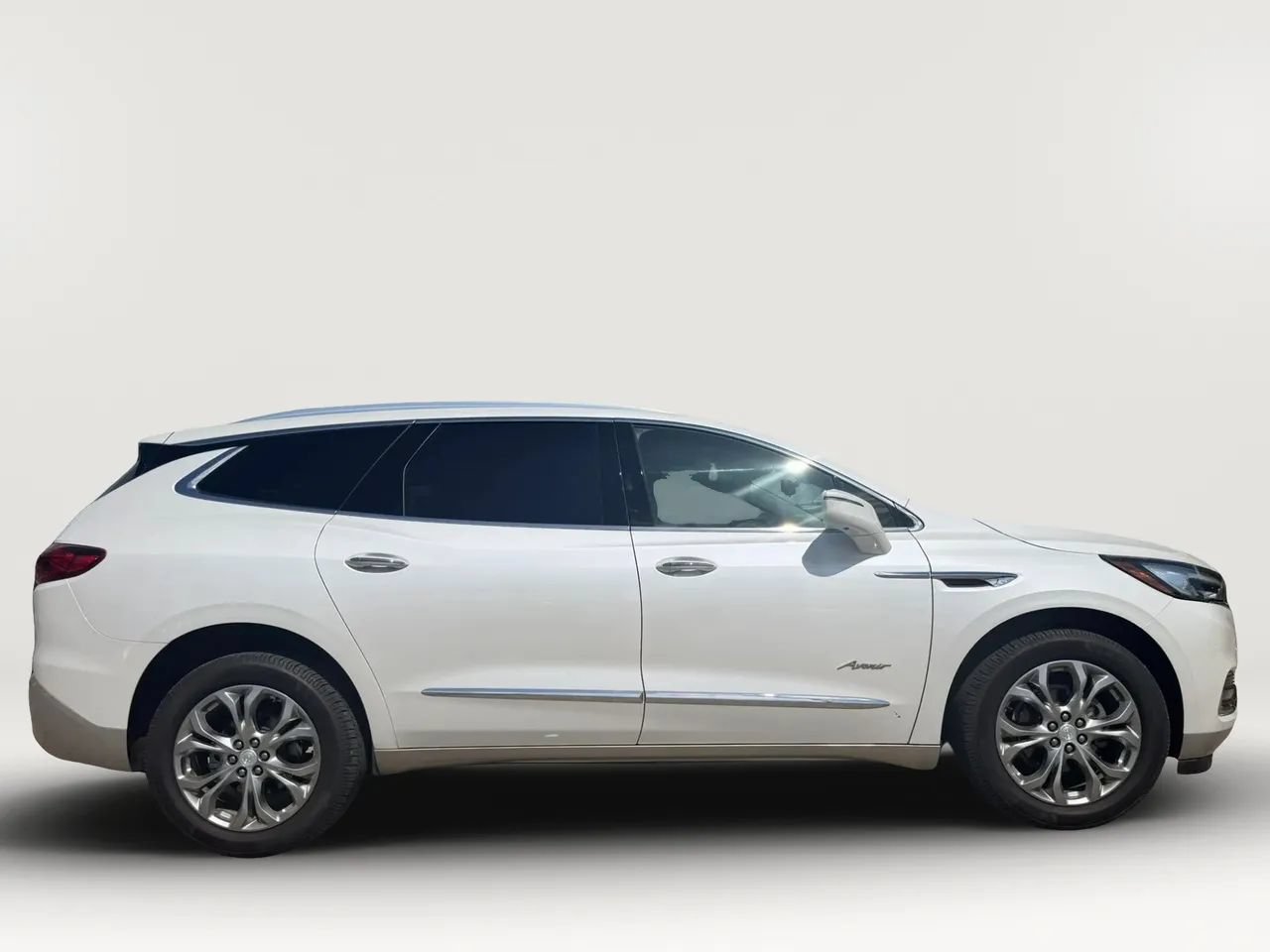 Used 2018 Buick Enclave Avenir w/ Avenir Technology Package FWD image 12