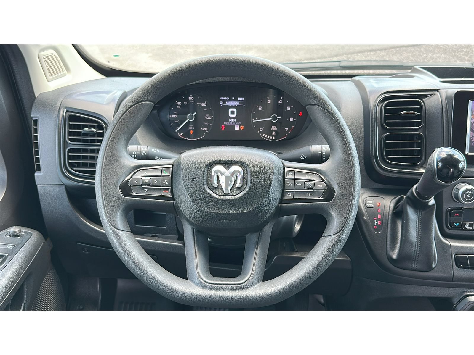 Used 2024 RAM ProMaster 2500 w/ Convenience Group FWD image 16