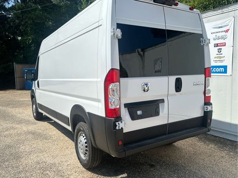 New 2025 RAM ProMaster 2500 w/ Convenience Group image 8