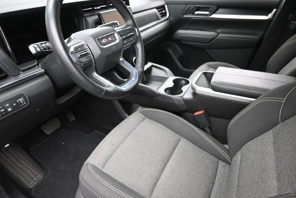 Used 2025 GMC Terrain Elevation AWD/4WD image 16