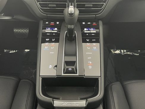 New 2026 Porsche Macan image 20