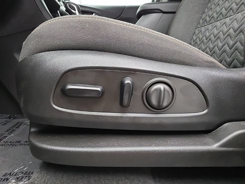 Used 2023 Chevrolet Equinox LT w/ Driver Convenience Package AWD/4WD image 24