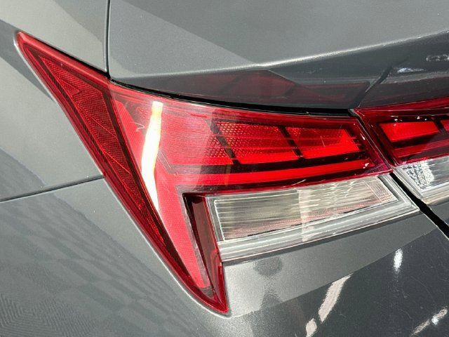 Used 2023 Hyundai Elantra Limited FWD image 33