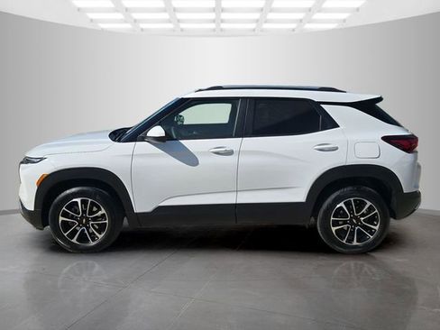 Used 2025 Chevrolet TrailBlazer LT AWD/4WD image 7