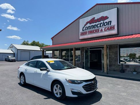 Used 2023 Chevrolet Malibu LS FWD image 2