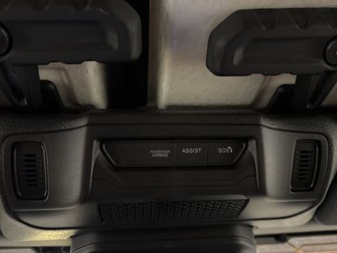 Used 2025 Jeep Wrangler Unlimited Rubicon w/ Technology Group image 19