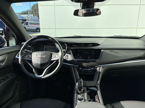 Used 2023 Cadillac XT6 Luxury image 22