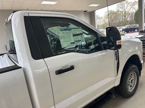 New 2026 Ford F250 XL w/ XL Chrome Package AWD/4WD image 10