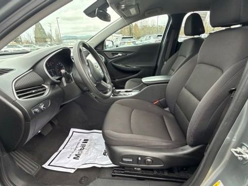 Used 2024 Chevrolet Malibu LT image 11