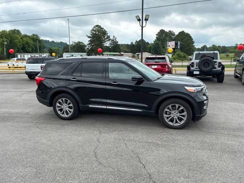 Used 2023 Ford Explorer Limited w/ Equipment Group 301A AWD/4WD image 8