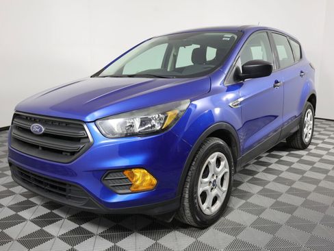 Used 2019 Ford Escape S image 5