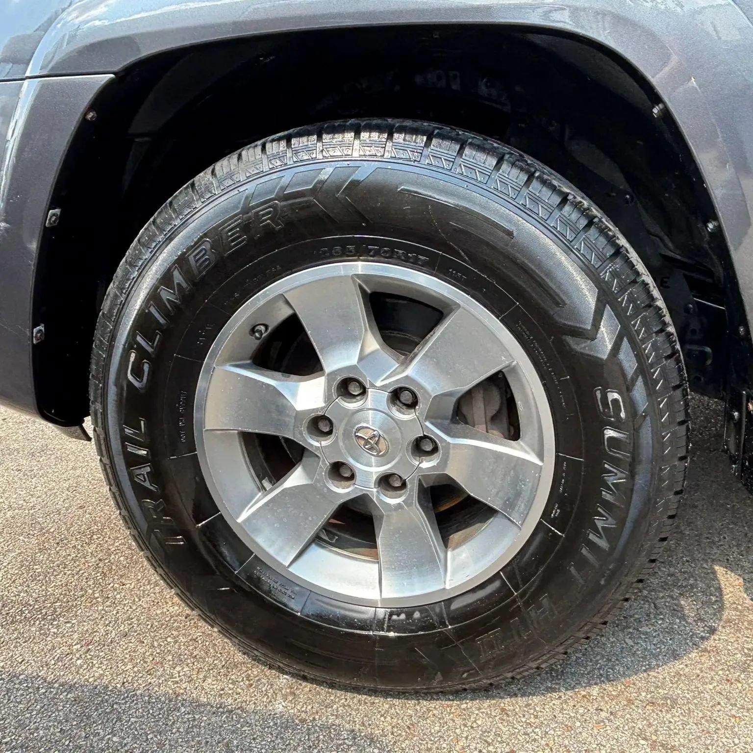 Used 2011 Toyota 4Runner SR5 w/ Premium Pkg w/Leather RWD image 22