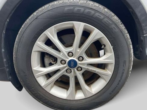 Used 2019 Ford Escape SE image 8