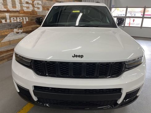 New 2025 Jeep Grand Cherokee L Limited w/ Black Appearance Package image 8